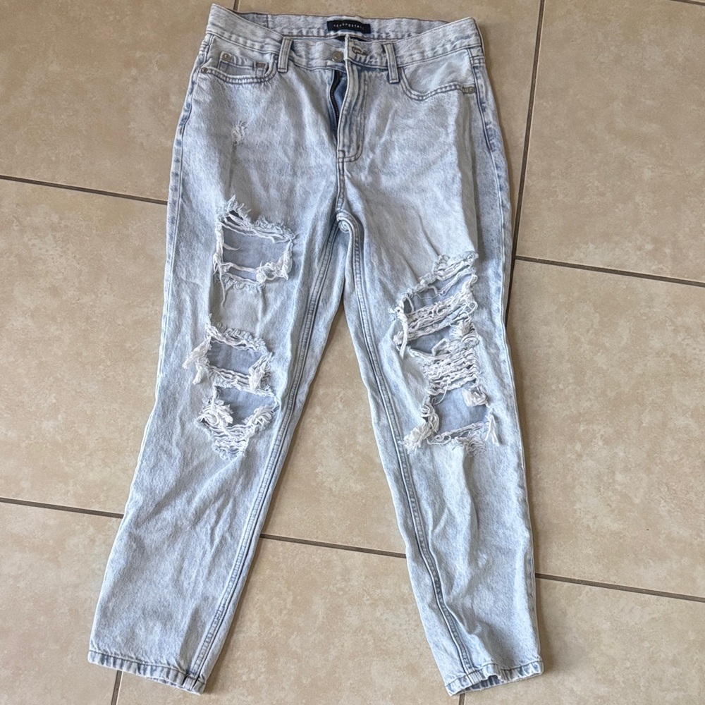 Aeropostale Light Wash Distressed Women's Jeans